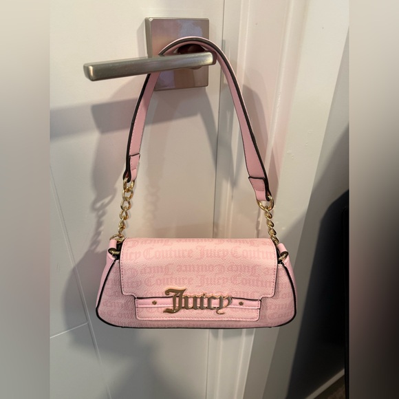 Juicy Couture Handbags - Juicy Couture shoulder bag